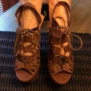 Bamboo size 9 lace up wedges, Cognac color